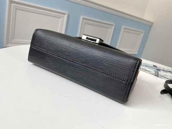 WIS POCHETTE GRENELLE LOUIS VUITTON 0820